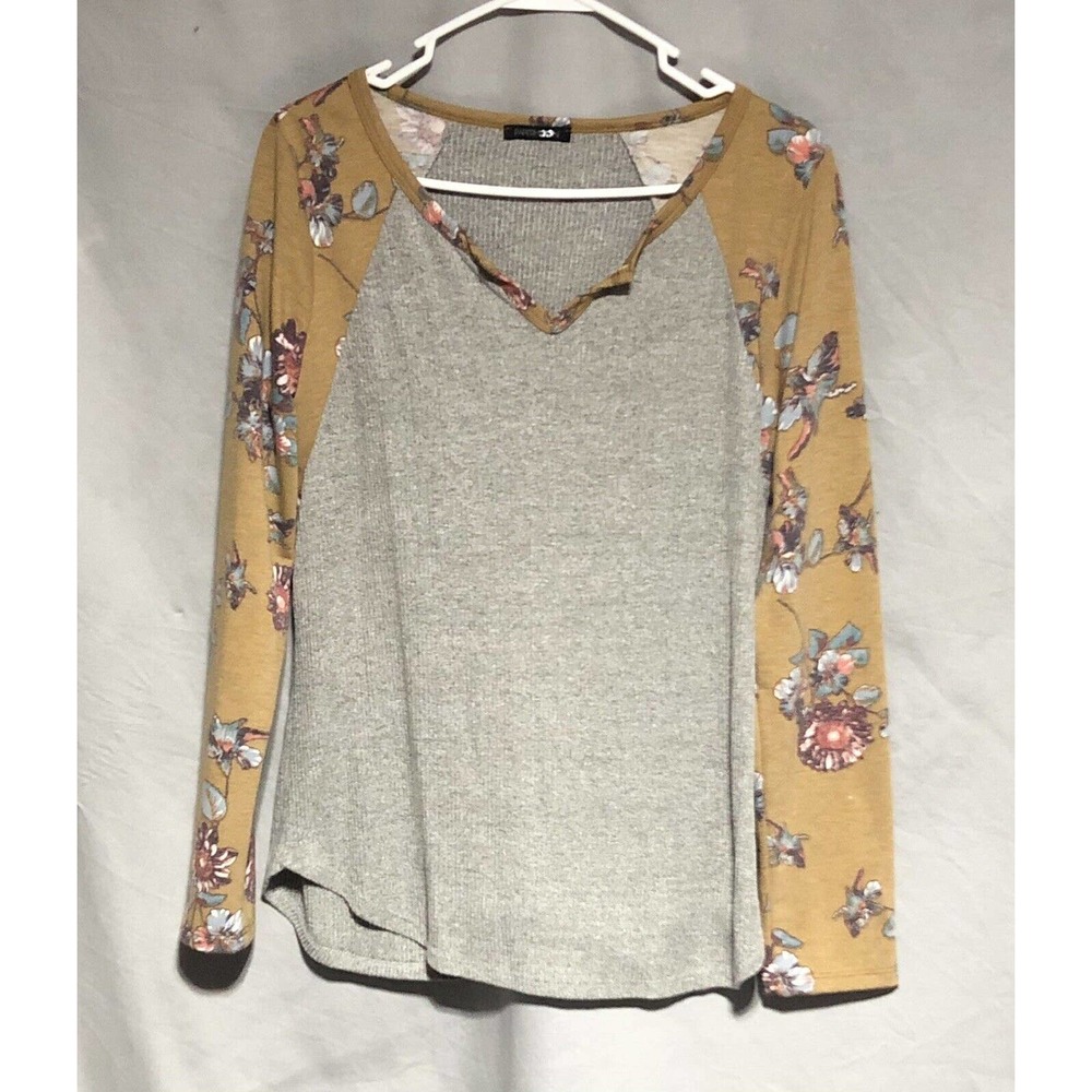 Gray & Flower Top - Sz Medium
